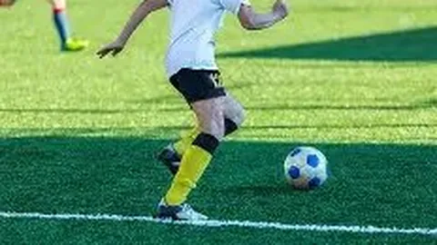 武汉长江1-4北京国安第13轮：姜祥佑、张玉宁连下两城，邹德海表现引争议